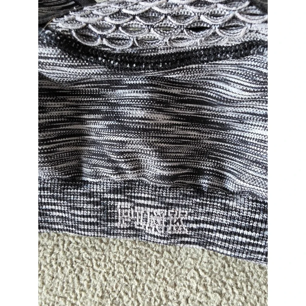 Victoria's Secret PINK Sports Bra M Black White Space Dye Sleeveless Athleisure